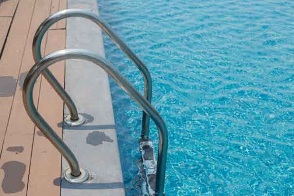 نردبان استخر