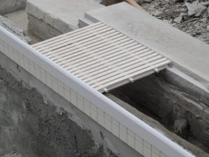 گریل و گاتر استخری